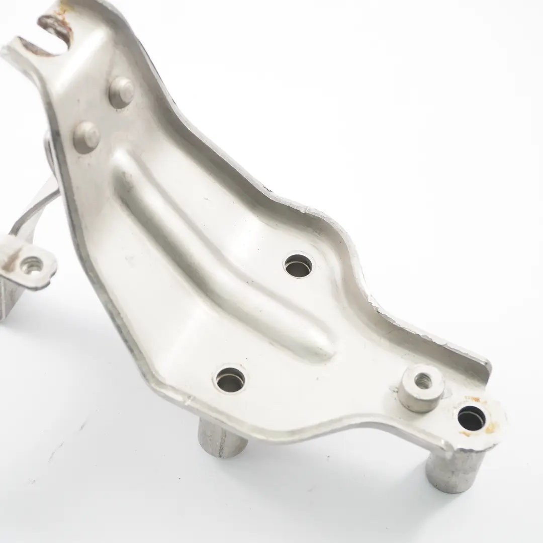 OM654 Turbolader Turbo Halter Halterung für Mercedes W213 mit Teilenummer A6540960045 Mercedes W213 OM654 Turbolader Turbo Halter Halterung - SKU A6540960045 - Teilenummer A6540960045