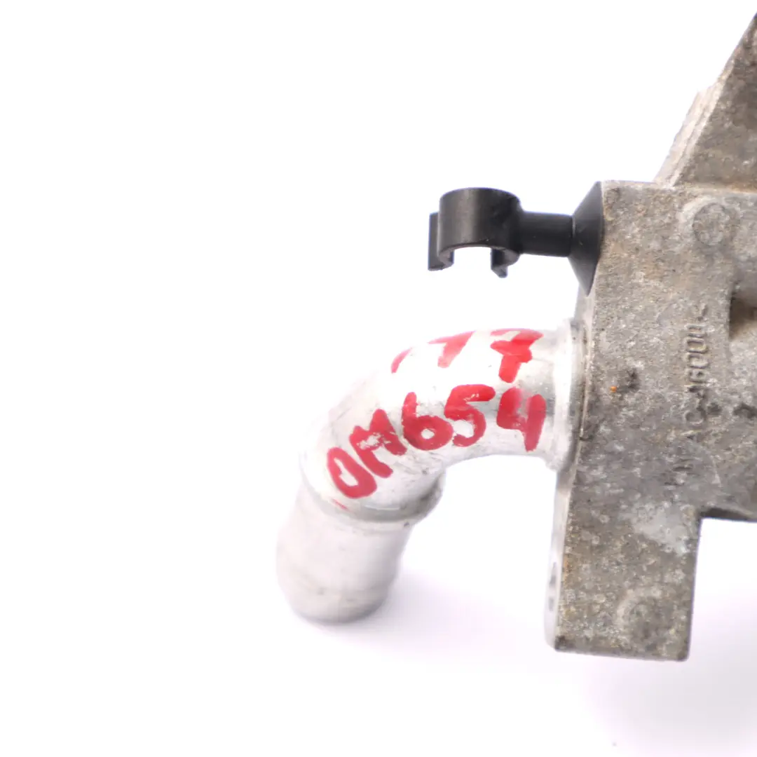 OM654 Staffa radiatore EGR Montaggio tubo al carter per Mercedes W447 con numero di parte A6541400340 Mercedes W447 OM654 Staffa radiatore EGR Montaggio tubo al carter - SKU A6541400340 - Numero di parte A6541400340