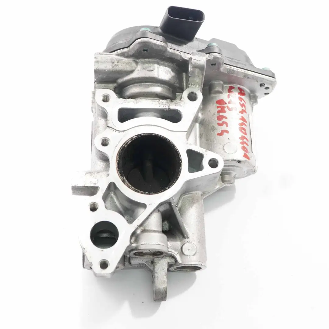 OM654 EGR Valve Exhaust Recirculation Cooler to Mercedes W213 Diesel with Part number A6541404401 Mercedes W213 Diesel OM654 EGR Valve Exhaust Recirculation Cooler - SKU A6541404401 - Part number A6541404401