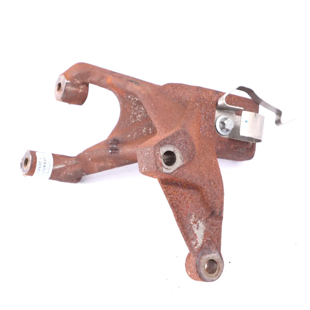 OM654 Łapa Wspornik Uchwyt Silnika do Mercedes W213 Diesel o numerze A6541424000 Mercedes W213 Diesel OM654 Łapa Wspornik Uchwyt Silnika - SKU A6541424000 - Numer Części A6541424000