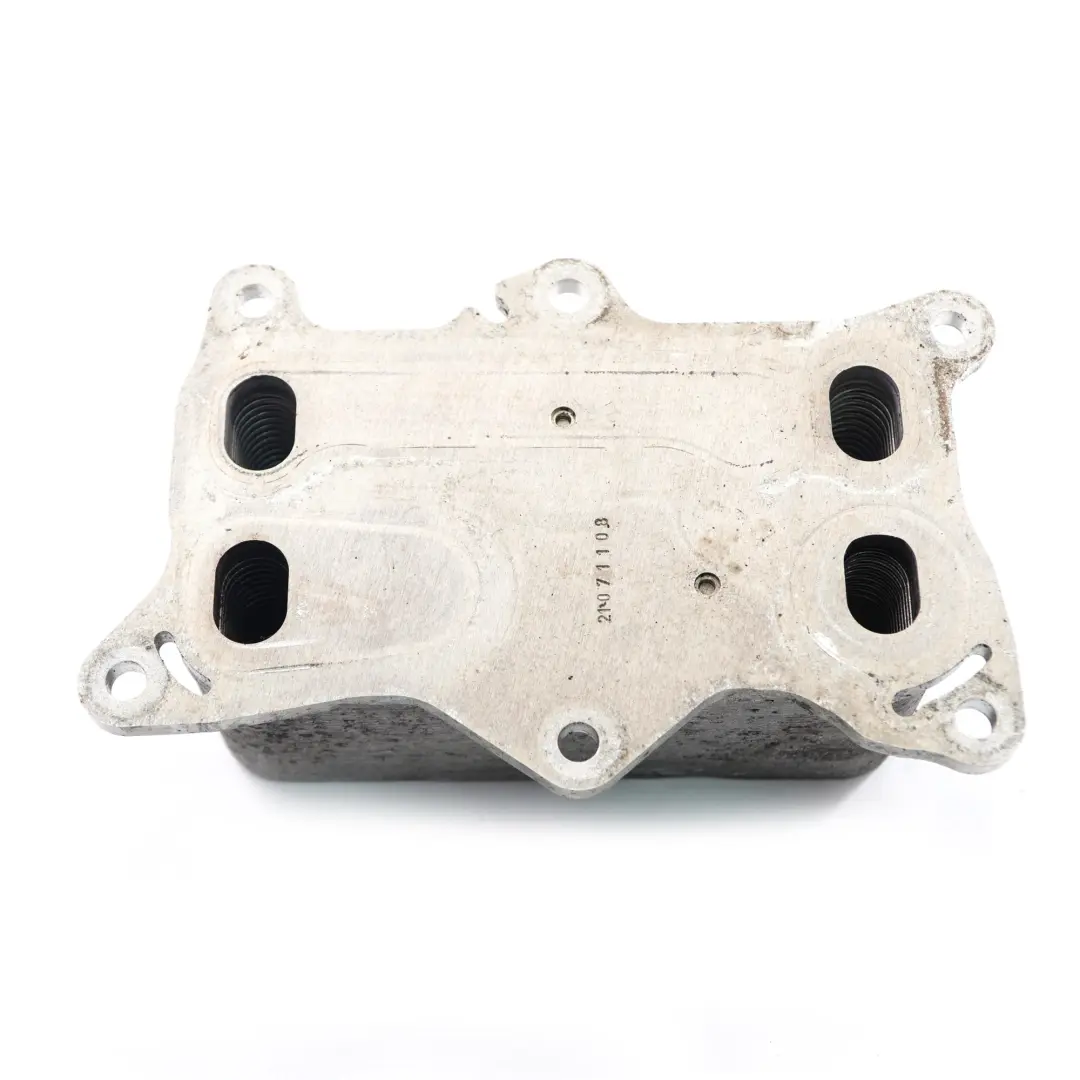 OM654 scambiatore radiatore olio Motore per Mercedes W213 con numero di parte A6541800265 Mercedes W213 OM654 scambiatore radiatore olio Motore - SKU A6541800265 - Numero di parte A6541800265