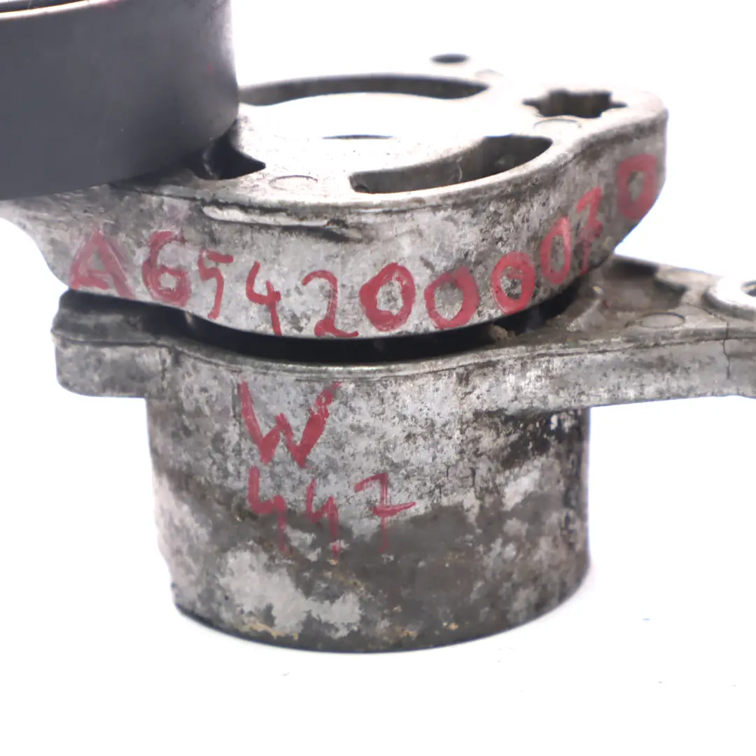 OM654 Polea tensora de correa diesel para Mercedes W213 W447 con número de pieza A6542000070 Mercedes W213 W447 OM654 Polea tensora de correa diesel - SKU A6542000070 - Número de pieza A6542000070