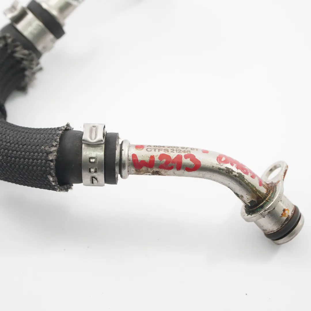 OM654 Wąż Płynu Chłodzącego Turbosprężarki do Mercedes W213 o numerze A6542039701 Mercedes W213 OM654 Wąż Płynu Chłodzącego Turbosprężarki - SKU A6542039701 - Numer Części A6542039701