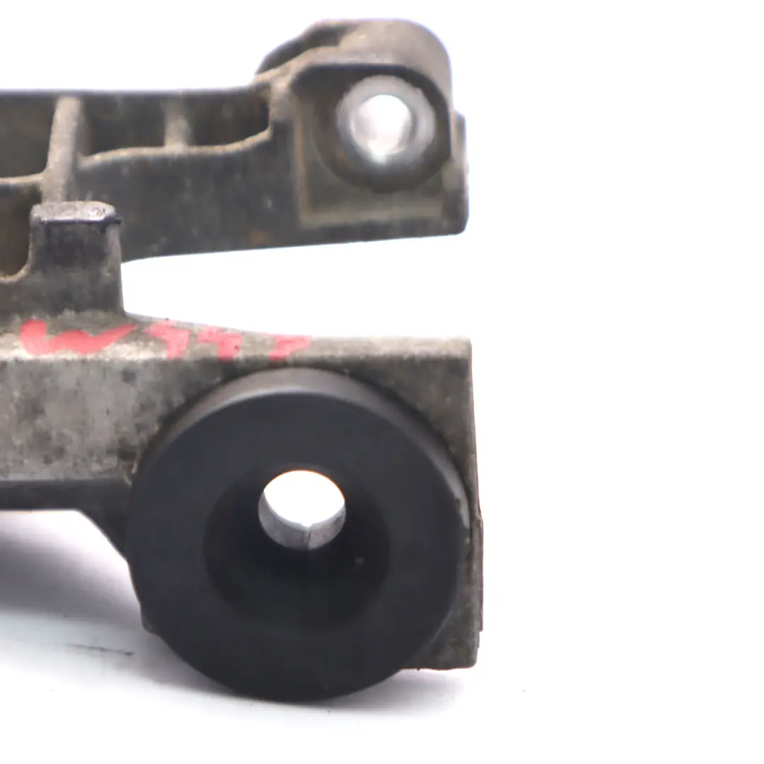 Mercedes W447 OM654 Soporte de la tapa del motor delantero izquierdo - SKU A6542200400 - Número de pieza A6542200400