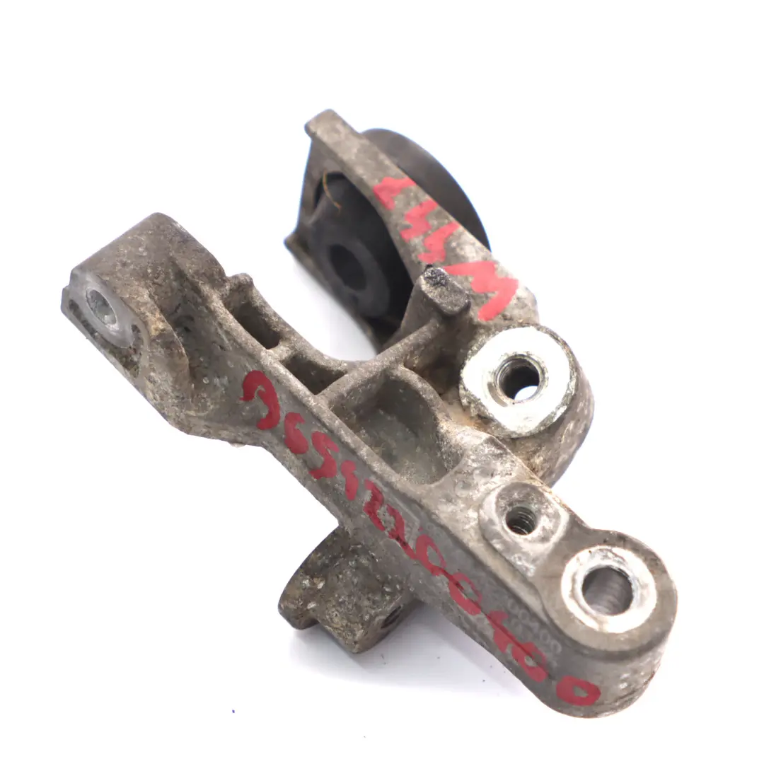 Mercedes W447 OM654 Support de couvercle de compartiment moteur avant gauche - SKU A6542200400 - Numéro de pièce A6542200400