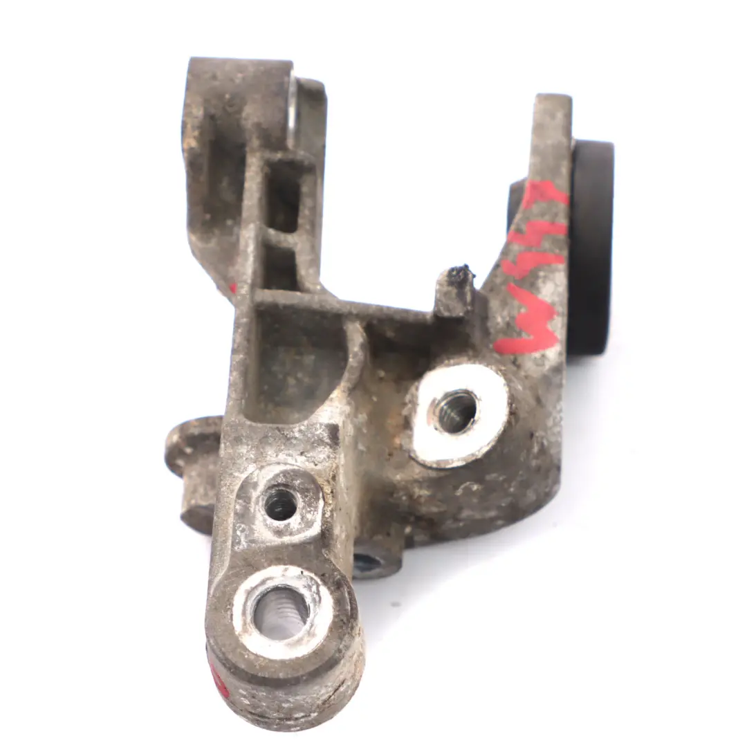 Mercedes W447 OM654 Soporte de la tapa del motor delantero izquierdo - SKU A6542200400 - Número de pieza A6542200400