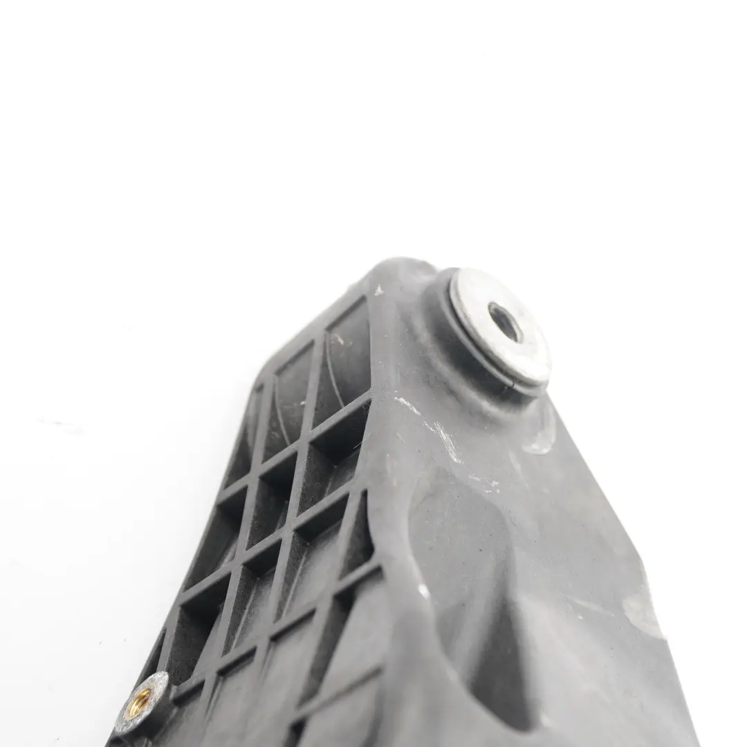 OM654 Diesel Supporto motore Montaggio staffa destra per Mercedes W213 con numero di parte A6542230100 Mercedes W213 OM654 Diesel Supporto motore Montaggio staffa destra - SKU A6542230100 - Numero di parte A6542230100