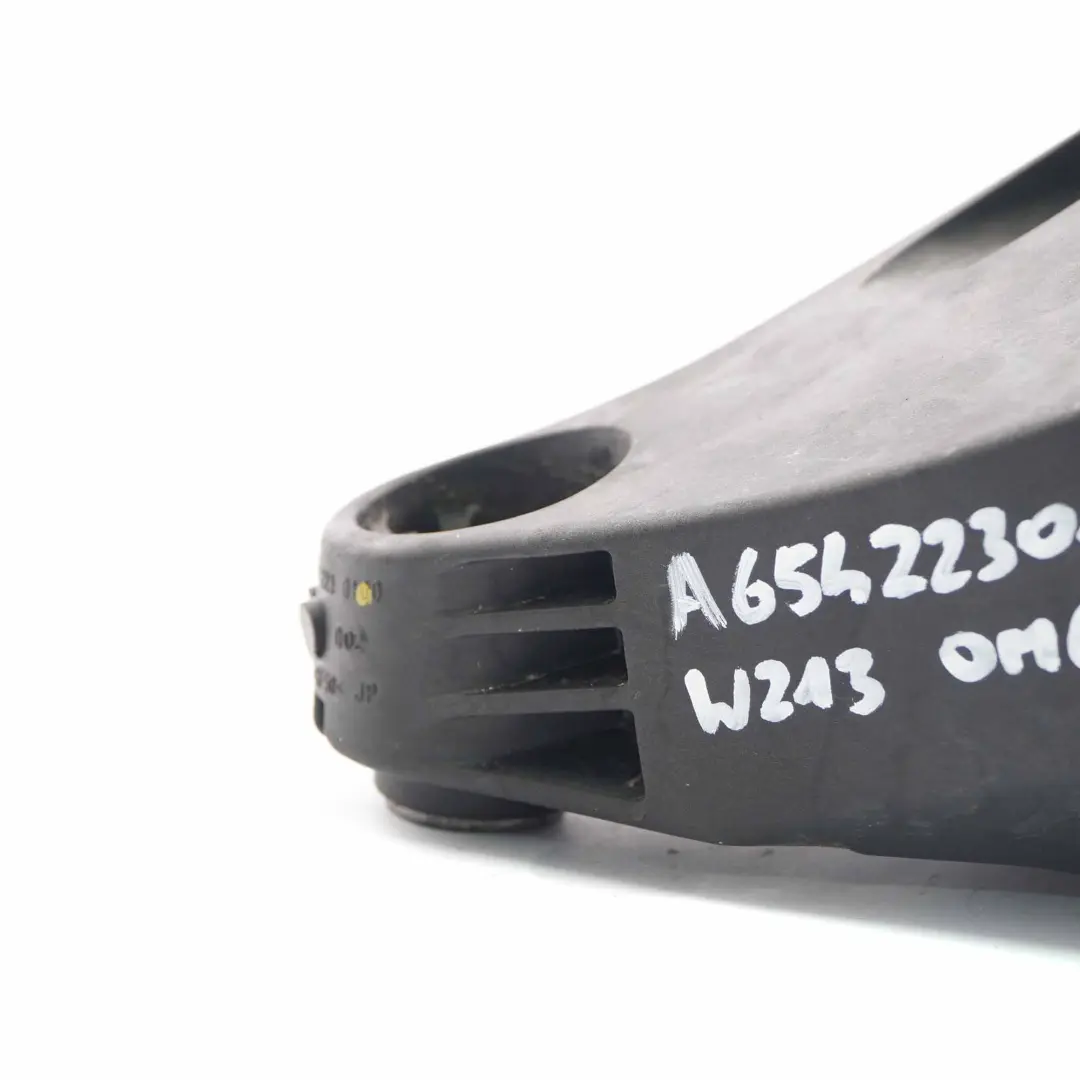 OM654 Diesel motor halterung rechts Halterung für Mercedes W213 mit Teilenummer A6542230100 Mercedes W213 OM654 Diesel motor halterung rechts Halterung - SKU A6542230100 - Teilenummer A6542230100