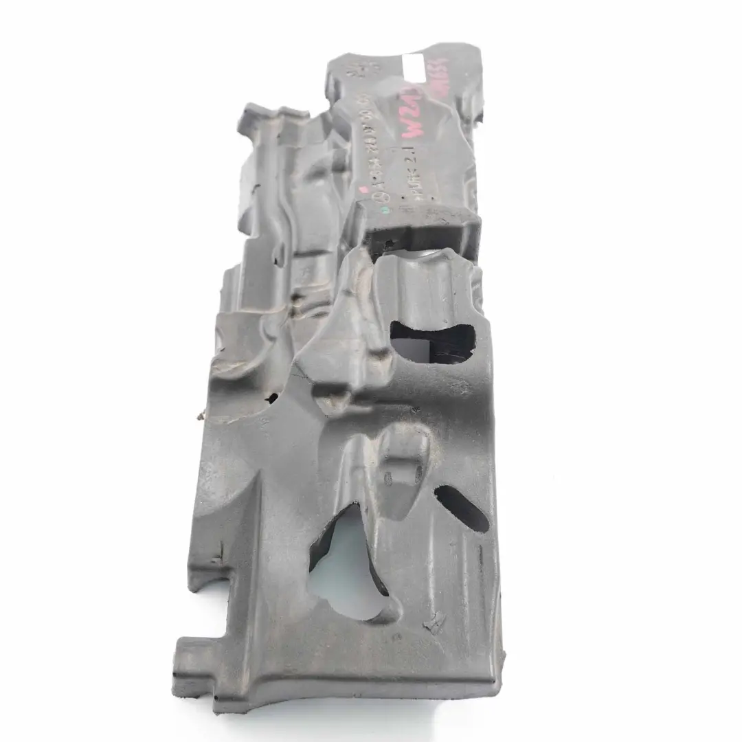 OM654 Cilindro Testa Motore Isolamento Coperchio A6542260700 per Mercedes W213 con numero di parte A6542263400 Mercedes W213 OM654 Cilindro Testa Motore Isolamento Coperchio A6542260700 - SKU A6542263400 - Numero di parte A6542263400