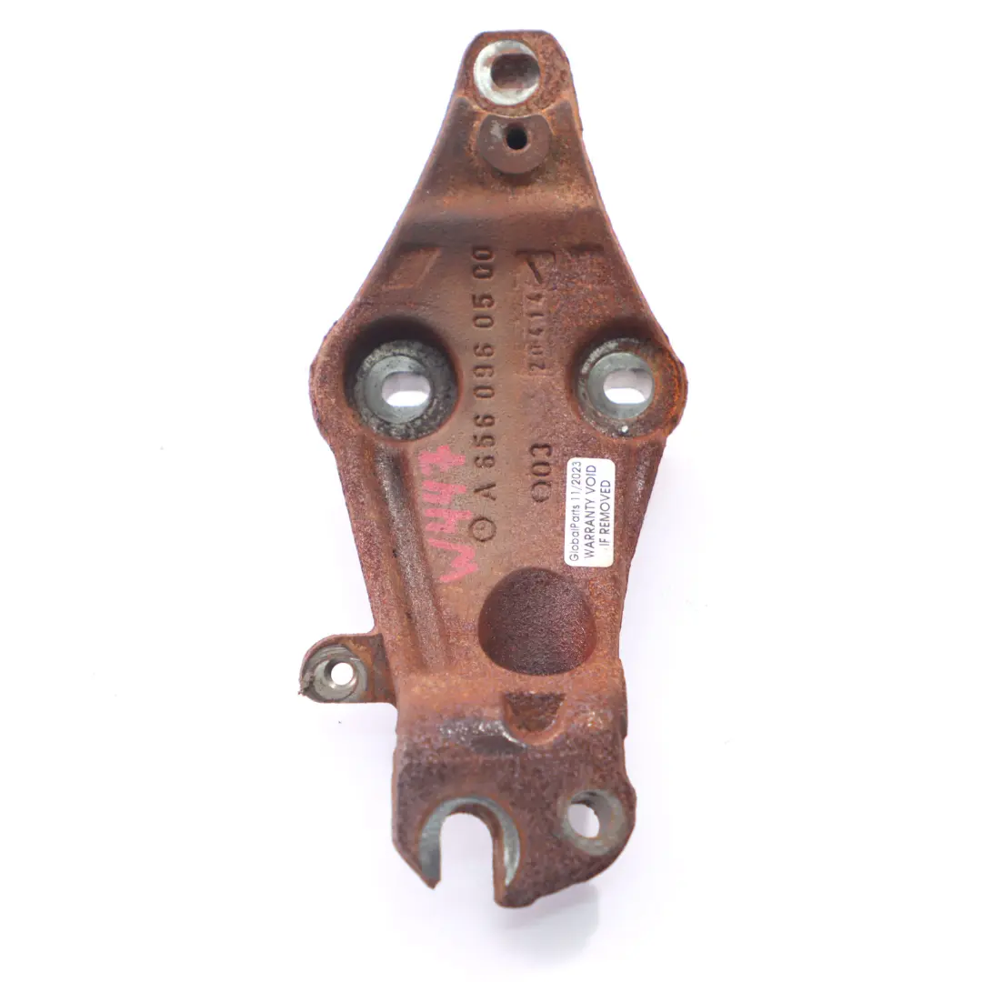 Support de soupape EGR Mercedes W205 W447 OM654.920 Support moteur pour à propos du numéro de pièce A6560960500 Support de soupape EGR Mercedes W205 W447 OM654.920 Support moteur - SKU A6560960500 - Numéro de pièce A6560960500