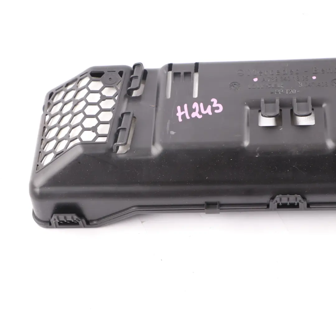 Mercedes H243 EQA Carcasa Del Deshumidificador Filtro De Habitáculo - SKU A7893401805 - Número de pieza A7893401805