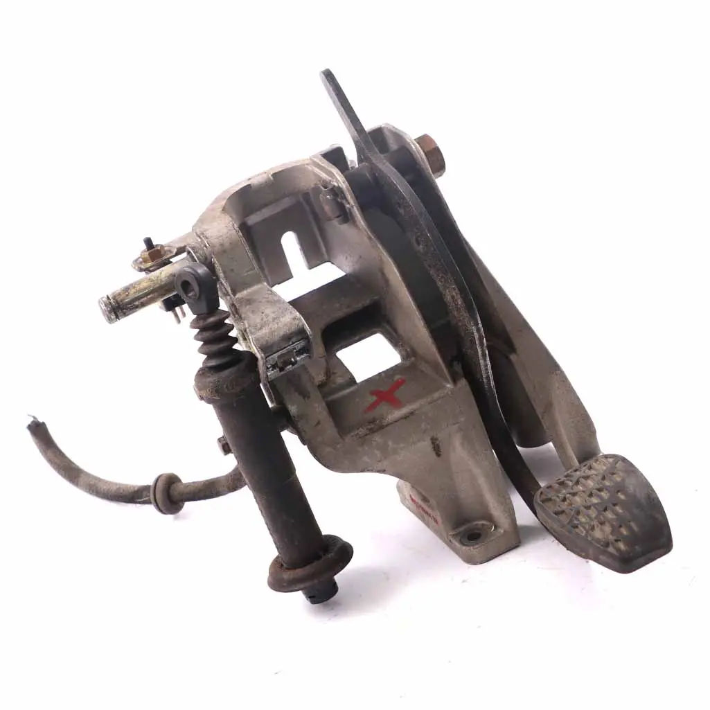 W901 Brake Pedal Assembly Braking Unit Bracket to Mercedes Sprinter with Part number A9012900419 Mercedes Sprinter W901 Brake Pedal Assembly Braking Unit Bracket - SKU A9012900419 - Part number A9012900419