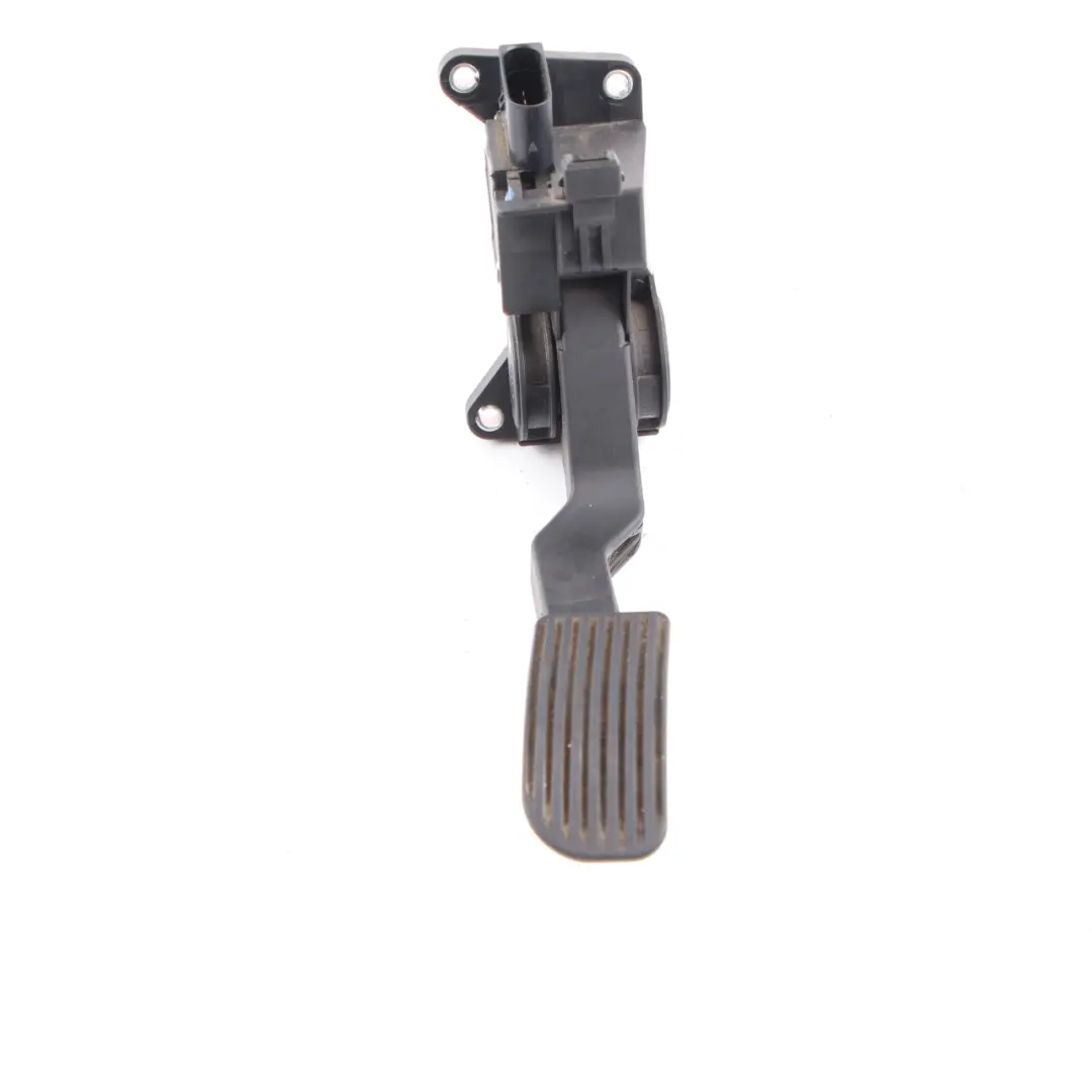 W901 W903 Accelerator Throttle Pedal to Mercedes Sprinter with Part number A9013000404 Mercedes Sprinter W901 W903 Accelerator Throttle Pedal - SKU A9013000404 - Part number A9013000404