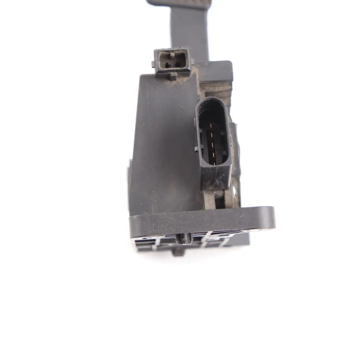 W901 W903 Accelerator Throttle Pedal to Mercedes Sprinter with Part number A9013000404 Mercedes Sprinter W901 W903 Accelerator Throttle Pedal - SKU A9013000404 - Part number A9013000404