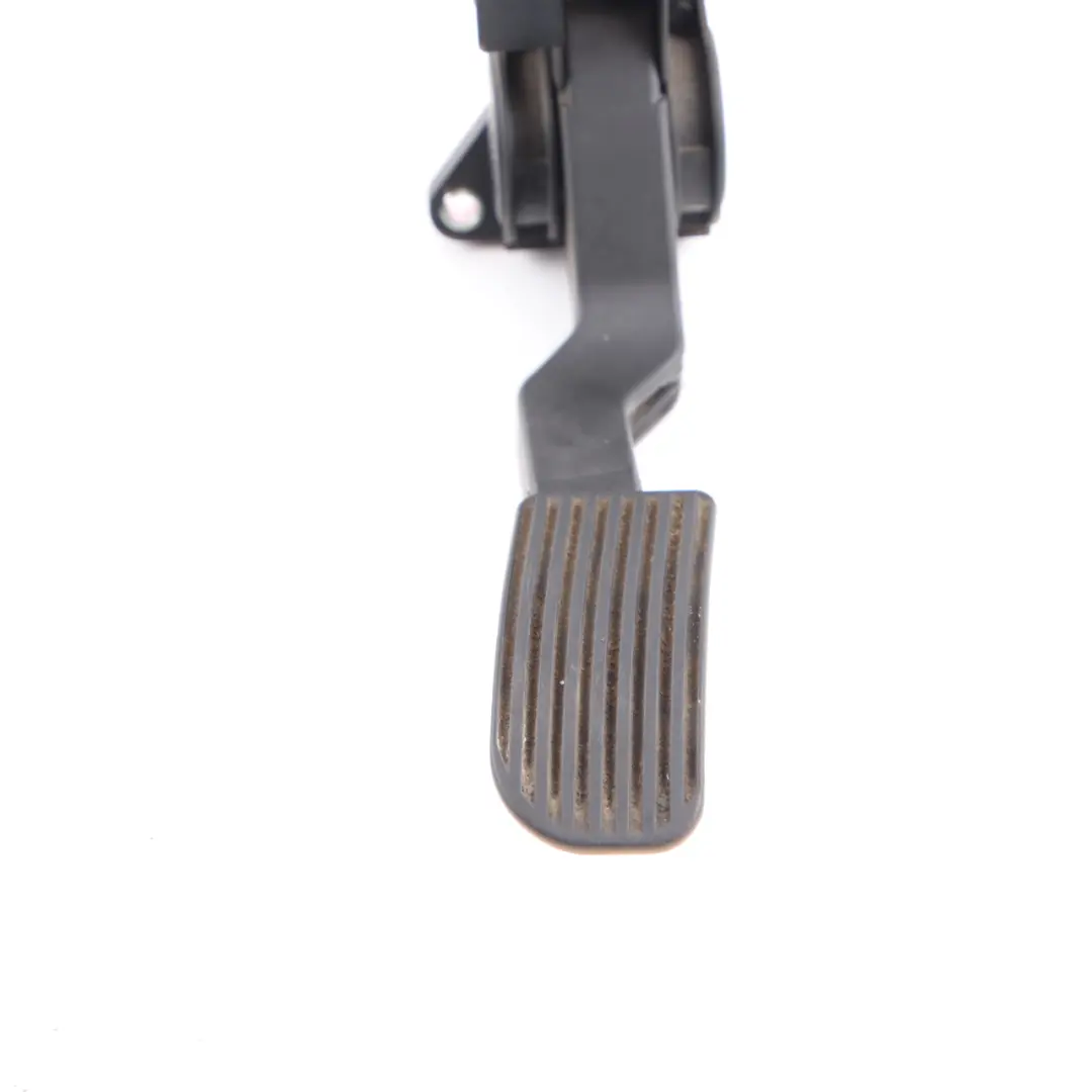 W901 W903 Accelerator Throttle Pedal to Mercedes Sprinter with Part number A9013000404 Mercedes Sprinter W901 W903 Accelerator Throttle Pedal - SKU A9013000404 - Part number A9013000404