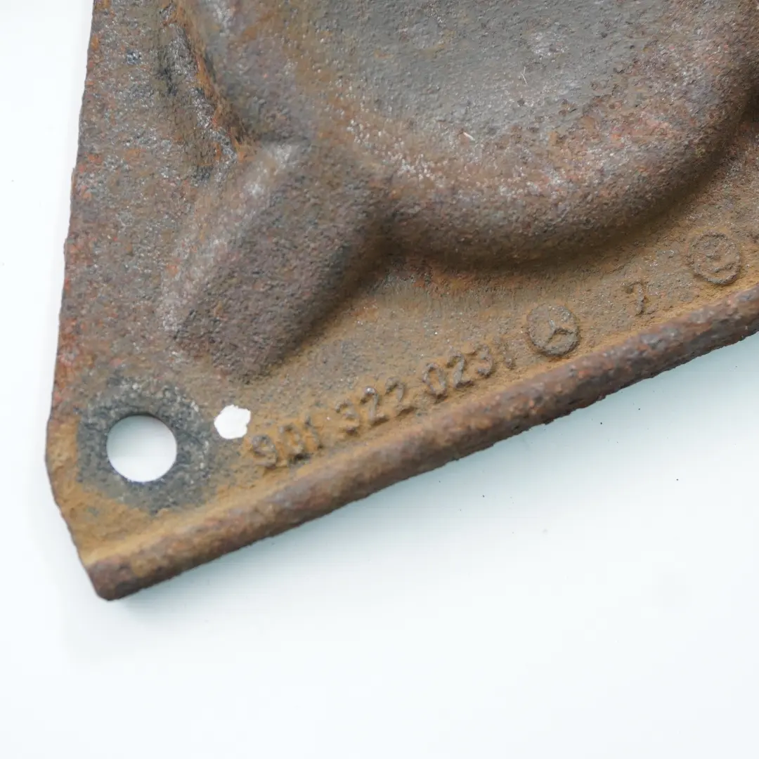 Mercedes W903 Staffa del puntone anteriore destro Ammortizzatore - SKU A9013220231 - Numero di parte A9013220231
