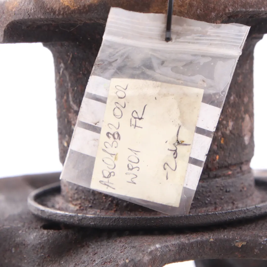 W901 Support de Roue Avant Droit Moyeu de suspension pour Mercedes à propos du numéro de pièce A9013320202 Mercedes W901 Support de Roue Avant Droit Moyeu de suspension - SKU A9013320202 - Numéro de pièce A9013320202