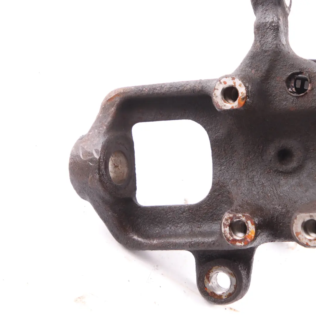 Mercedes W901 Support de Roue Avant Droit Moyeu de suspension - SKU A9013320202 - Numéro de pièce A9013320202