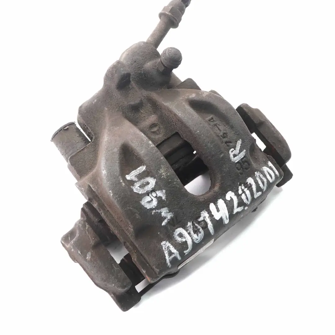 W901 Bremssattel Vorne Rechts Radeinheit für Mercedes Sprinter mit Teilenummer A9014202101 Mercedes Sprinter W901 Bremssattel Vorne Rechts Radeinheit - SKU A9014202001 - Teilenummer A9014202101