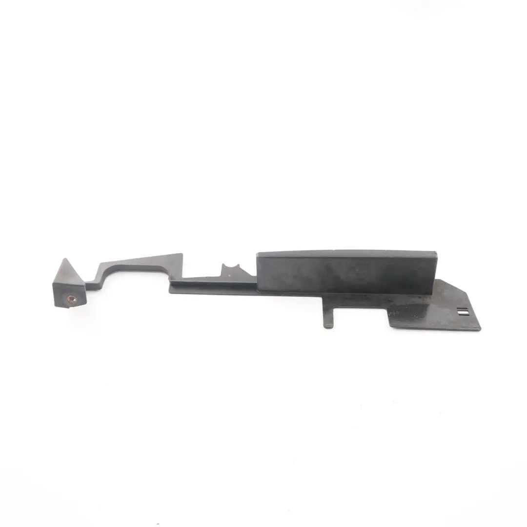 W901 Support radiateur gauche Panneau couverture Mercedes Sprinter - SKU A9015050388 - Numéro de pièce A9015050388