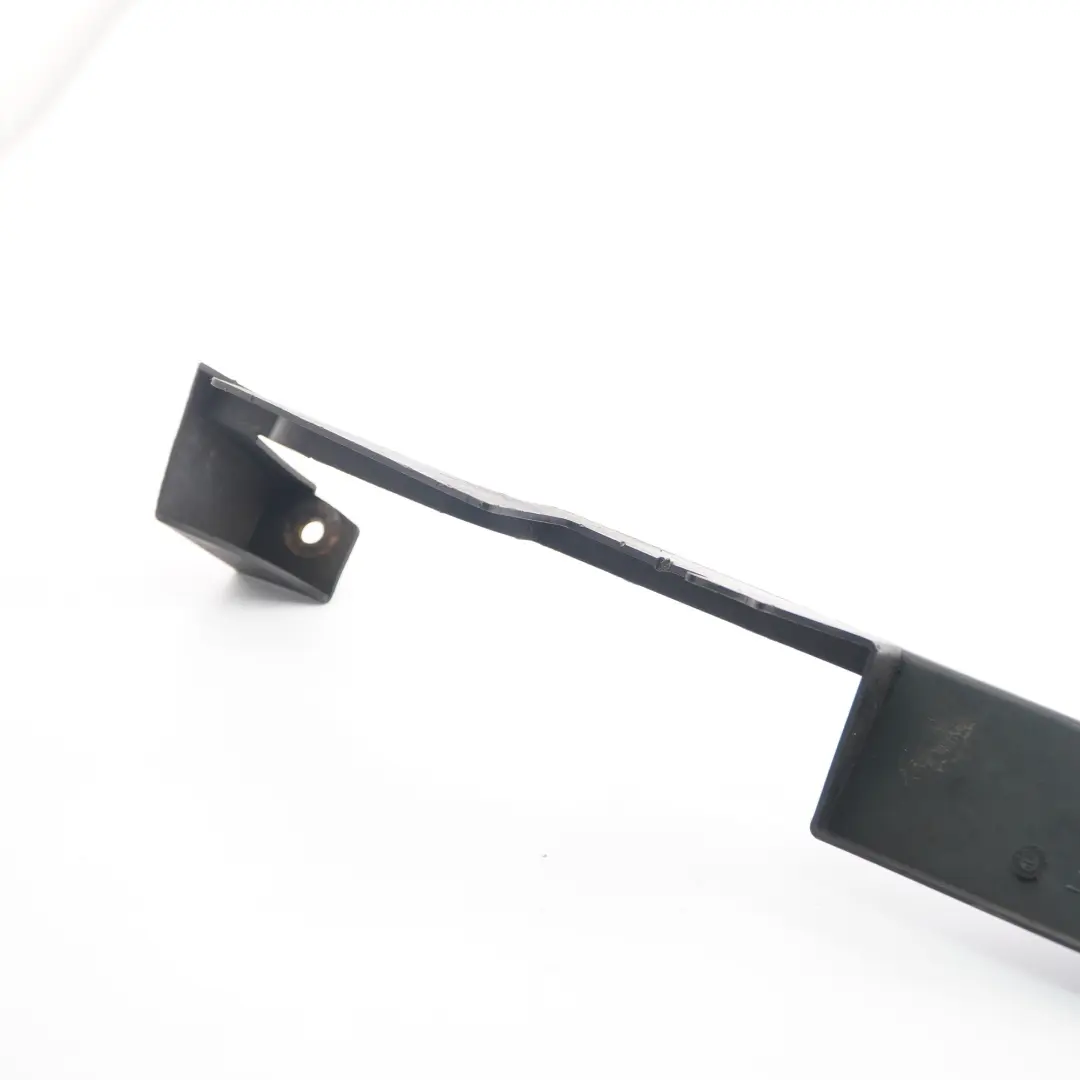 W901 Support radiateur gauche Panneau couverture Mercedes Sprinter - SKU A9015050388 - Numéro de pièce A9015050388