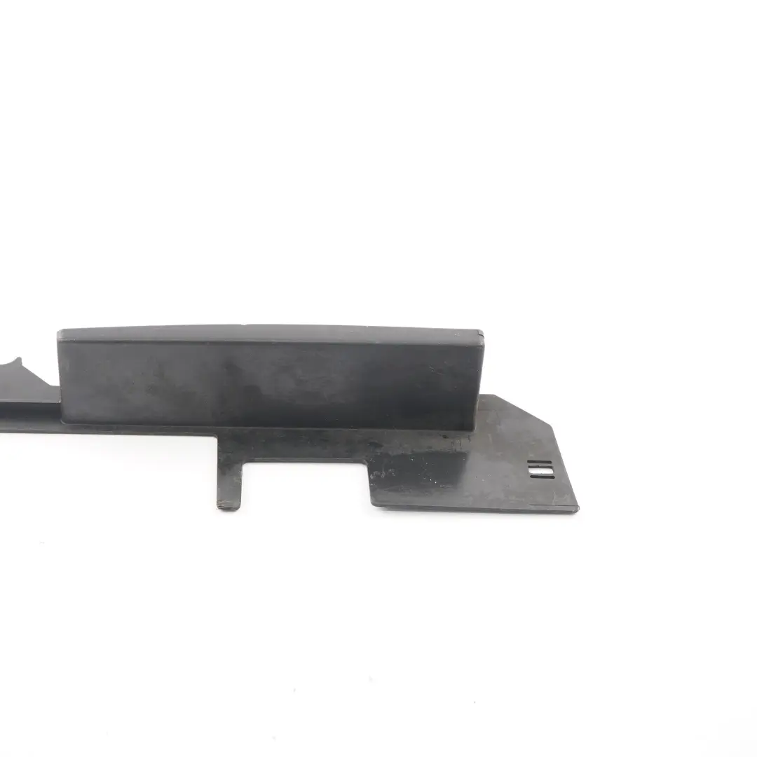 W901 Support radiateur gauche Panneau couverture Mercedes Sprinter - SKU A9015050388 - Numéro de pièce A9015050388
