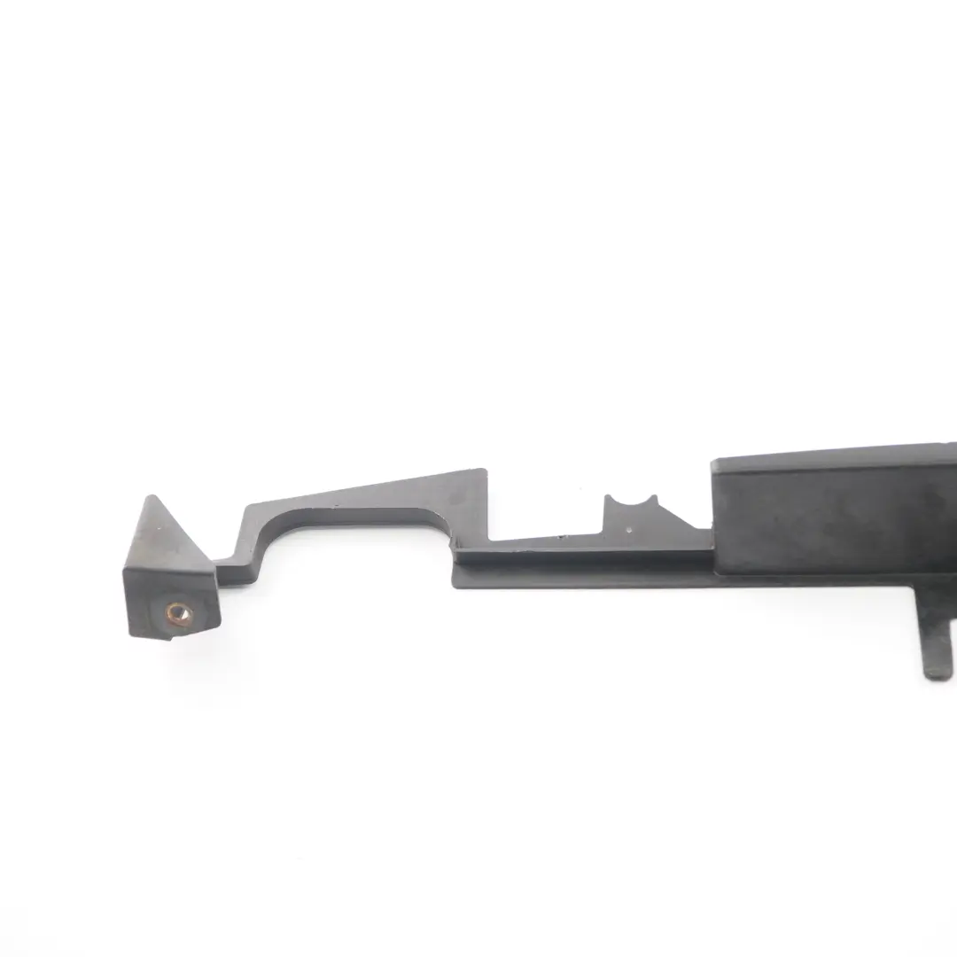W901 Support radiateur gauche Panneau couverture Mercedes Sprinter - SKU A9015050388 - Numéro de pièce A9015050388