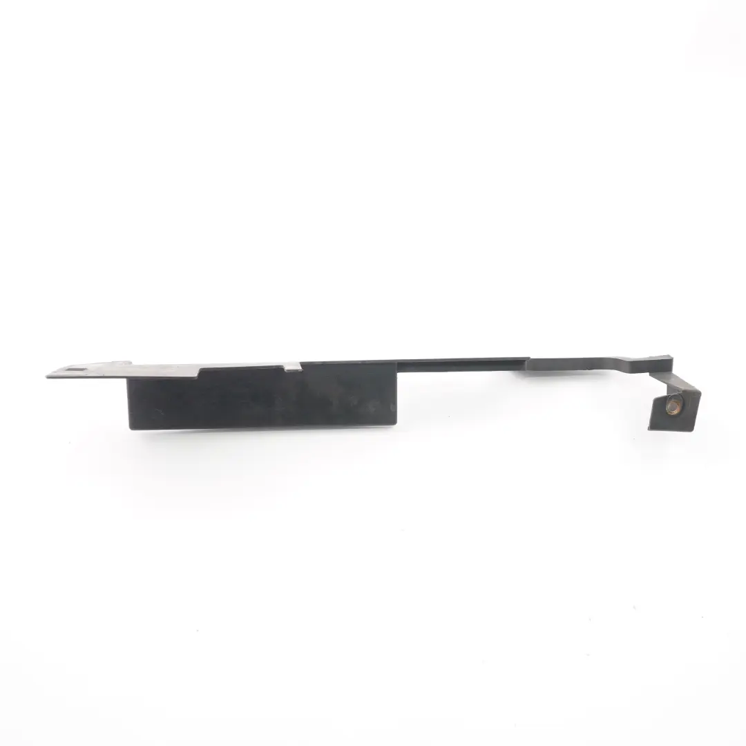 W901 Support radiateur gauche Panneau couverture Mercedes Sprinter - SKU A9015050388 - Numéro de pièce A9015050388