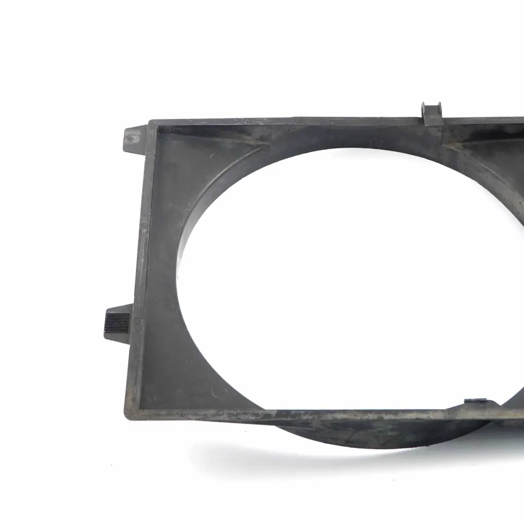 Mercedes Sprinter W901 Refrigeración del Motor Cubierta Ventilador - SKU A9015051055 - Número de pieza A9015051055