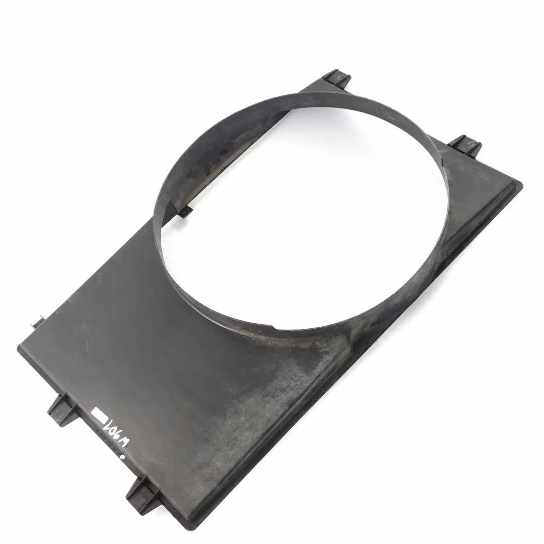 W901 Motor Kühlung Kühler Lüfterhaube Abdeckung für Mercedes Sprinter mit Teilenummer A9015051055 Mercedes Sprinter W901 Motor Kühlung Kühler Lüfterhaube Abdeckung - SKU A9015051055 - Teilenummer A9015051055