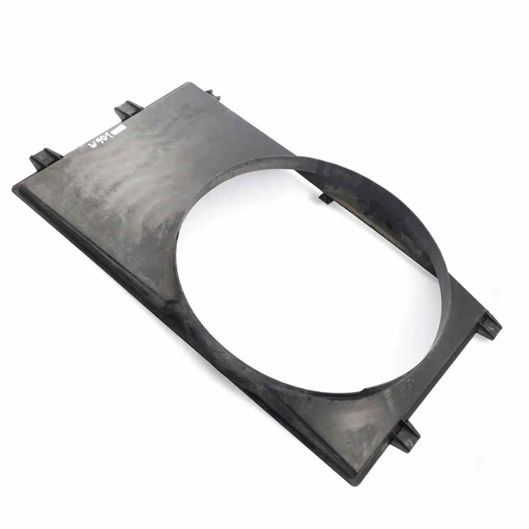 W901 Motore raffreddamento Radiatore per Mercedes Sprinter con numero di parte A9015051055 Mercedes Sprinter W901 Motore raffreddamento Radiatore - SKU A9015051055 - Numero di parte A9015051055