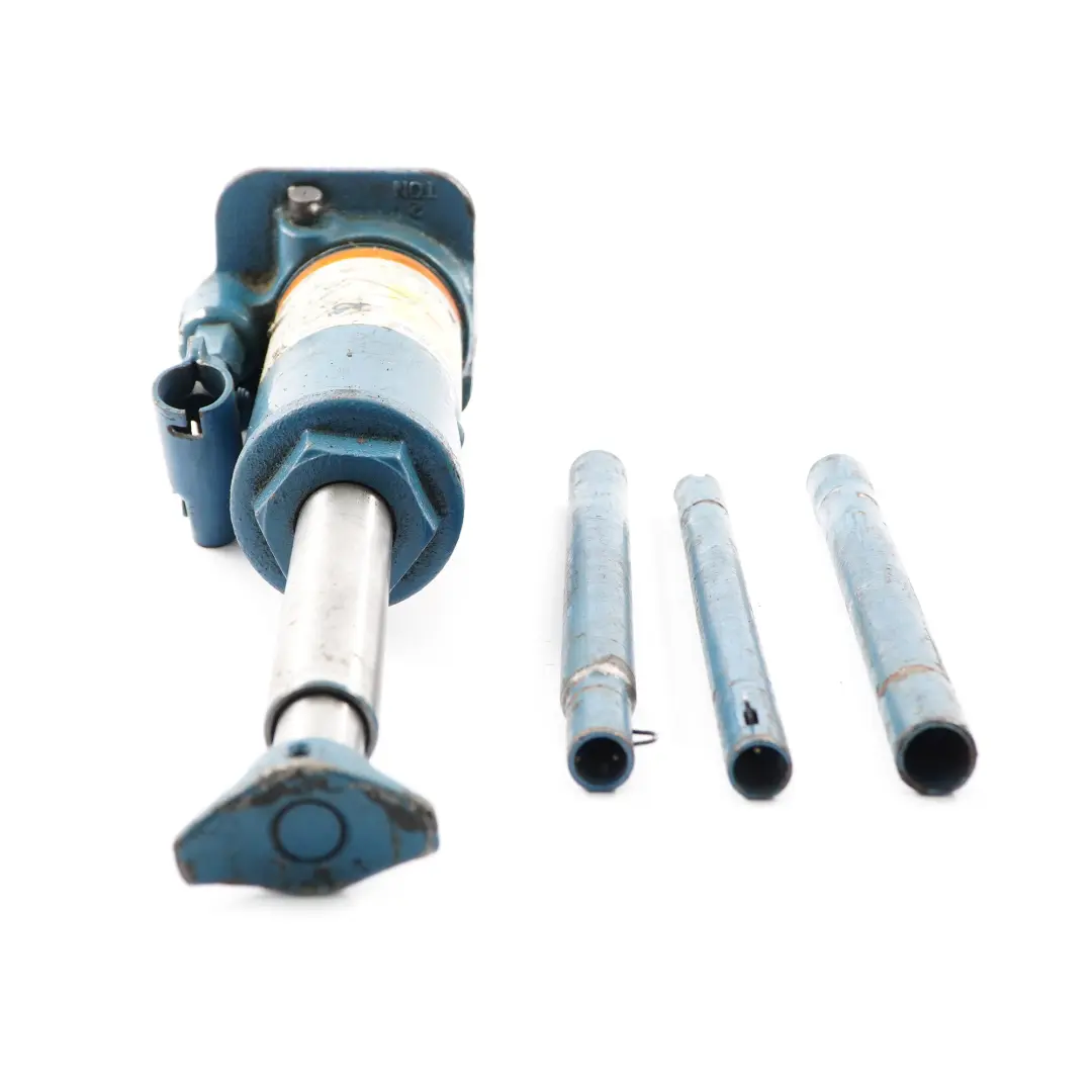 W901 W906 Set strumenti sollevamento chiavi martinetti per Mercedes con numero di parte A9015850001 Mercedes W901 W906 Set strumenti sollevamento chiavi martinetti - SKU A9015850001-1 - Numero di parte A9015850001