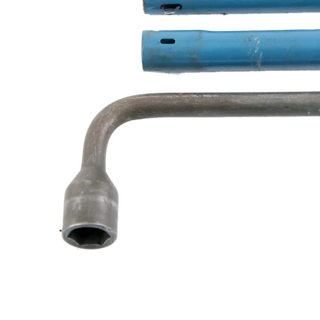 W901 W906 Maletín Herramientas Juego Llaves Rueda para Mercedes Sprinter con número de pieza A9015850001 Mercedes Sprinter W901 W906 Maletín Herramientas Juego Llaves Rueda - SKU A9015850001 - Número de pieza A9015850001