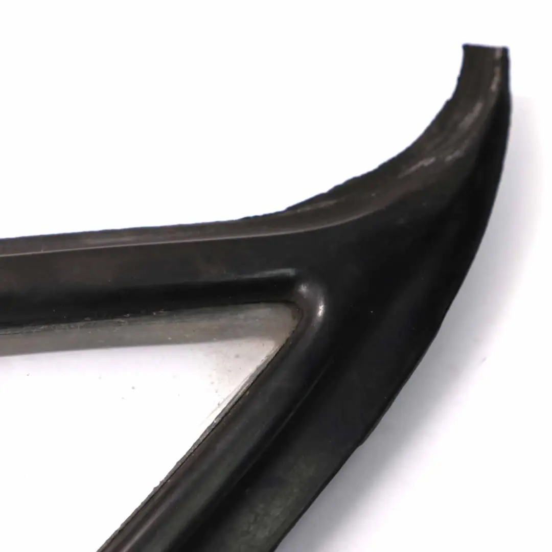 W901 Vitre Quartier Porte Avant Droite AS2 pour Mercedes Sprinter à propos du numéro de pièce A9017250209 Mercedes Sprinter W901 Vitre Quartier Porte Avant Droite AS2 - SKU A9017250209 - Numéro de pièce A9017250209