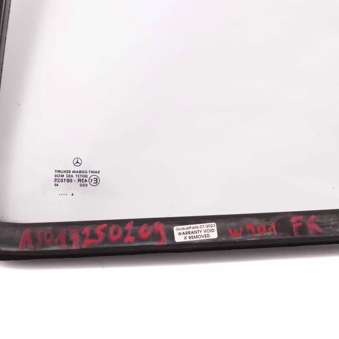 Mercedes Sprinter W901 Finestra Quarto Vetro Porta Anteriore Destra - SKU A9017250209 - Numero di parte A9017250209