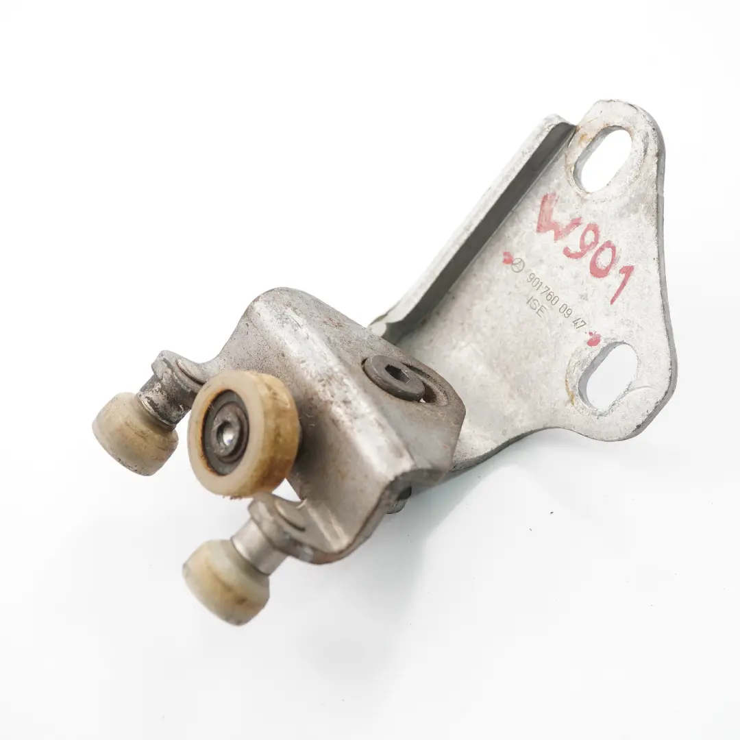 W901 Porta scorrevole laterale sinistra superiore rullo per Mercedes con numero di parte A9017600947 Mercedes W901 Porta scorrevole laterale sinistra superiore rullo - SKU A9017600947 - Numero di parte A9017600947
