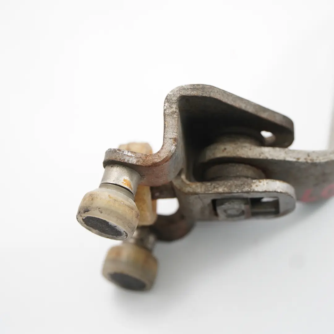 W901 Porta scorrevole laterale sinistra superiore rullo per Mercedes con numero di parte A9017600947 Mercedes W901 Porta scorrevole laterale sinistra superiore rullo - SKU A9017600947 - Numero di parte A9017600947