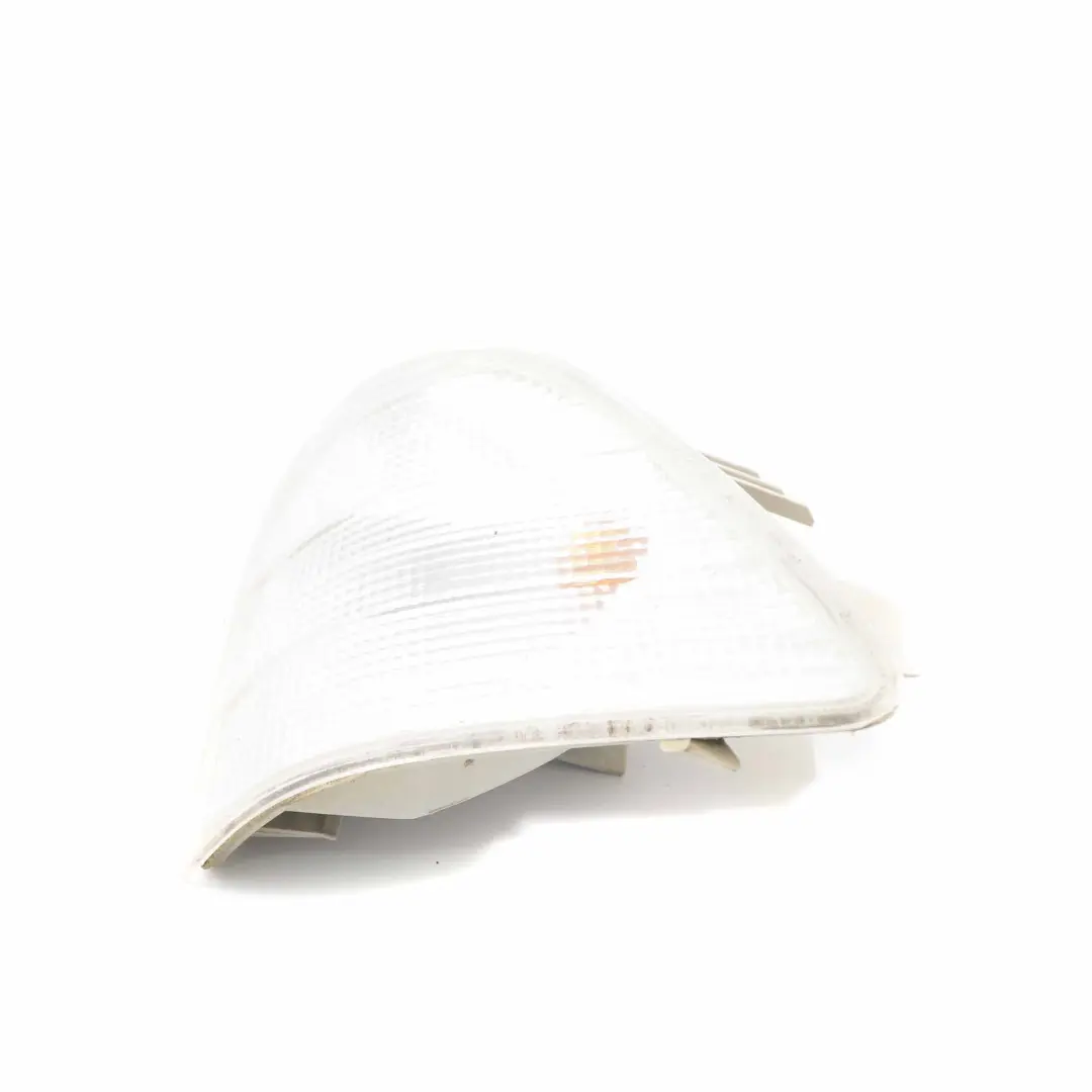 W901 Faro indicatore direzione anteriore destro Lampada per Mercedes con numero di parte A9018202961 Mercedes W901 Faro indicatore direzione anteriore destro Lampada - SKU A9018200221 - Numero di parte A9018202961