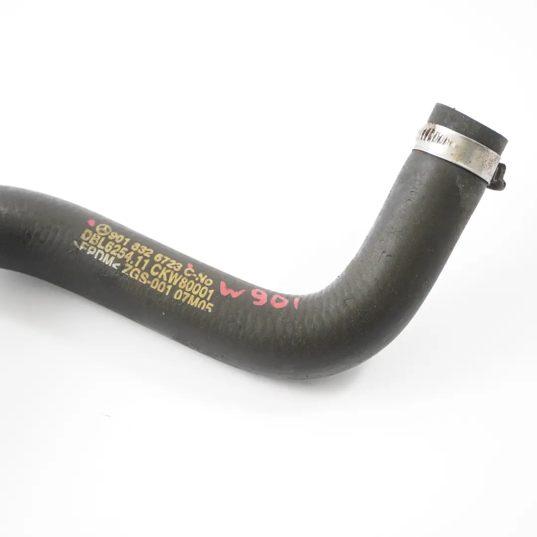 Tubo de agua Mercedes W901 W903 Calentador Manguera refrigerante para con número de pieza A9018326723 Tubo de agua Mercedes W901 W903 Calentador Manguera refrigerante - SKU A9018326723 - Número de pieza A9018326723