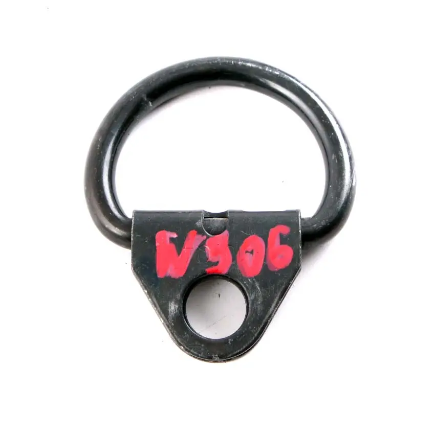 Heck Klappe Bereich Fach Haken Halterung für Mercedes Sprinter W906 mit Teilenummer A9018600314 Mercedes Sprinter W906 Heck Klappe Bereich Fach Haken Halterung - SKU A9018600314 - Teilenummer A9018600314