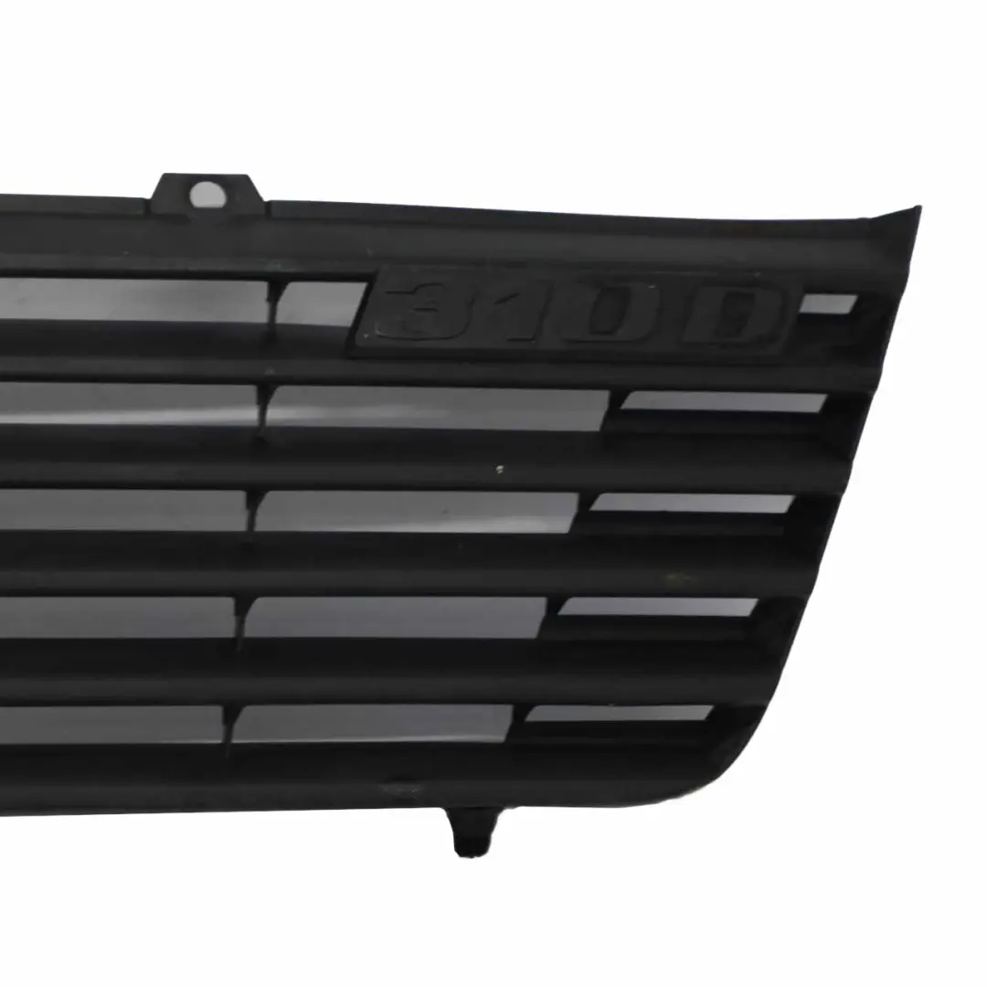 Mercedes Sprinter W901 Capó delantero Cubre rejilla del radiador - SKU A9018880123 - Número de pieza A9018880123