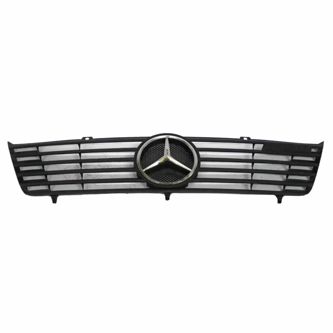 W901 Capó delantero Cubre rejilla del radiador para Mercedes Sprinter con número de pieza A9018880123 Mercedes Sprinter W901 Capó delantero Cubre rejilla del radiador - SKU A9018880123 - Número de pieza A9018880123
