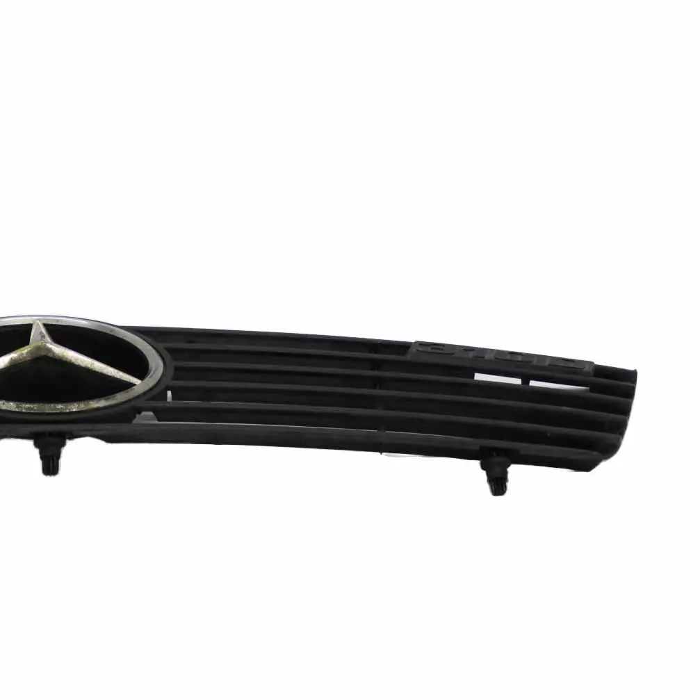W901 Capó delantero Cubre rejilla del radiador para Mercedes Sprinter con número de pieza A9018880123 Mercedes Sprinter W901 Capó delantero Cubre rejilla del radiador - SKU A9018880123 - Número de pieza A9018880123