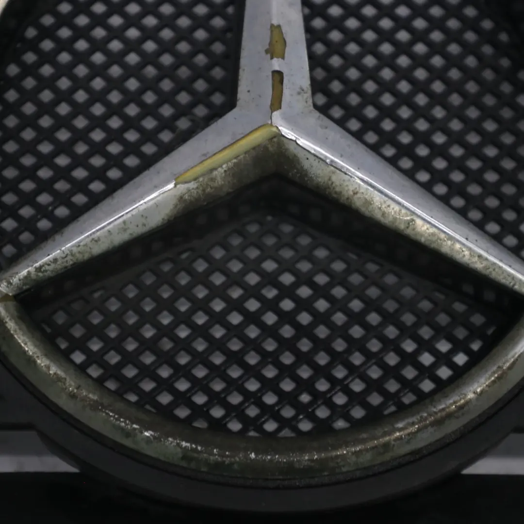 W901 Capot avant Grille de radiateur pour Mercedes Sprinter à propos du numéro de pièce A9018880123 Mercedes Sprinter W901 Capot avant Grille de radiateur - SKU A9018880123 - Numéro de pièce A9018880123