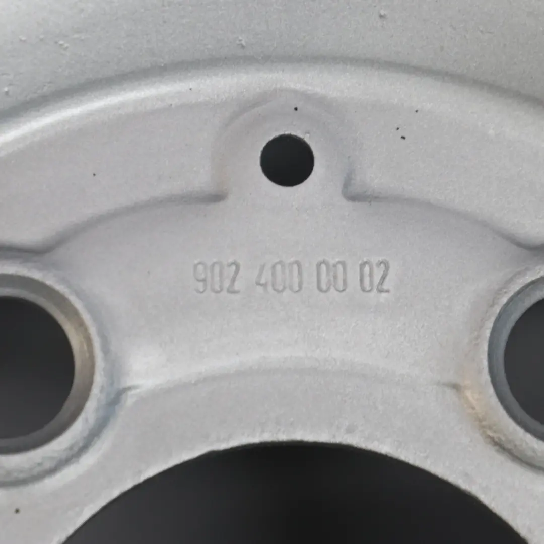 W901 W903 Argento Cerchio in acciaio 15" 6J ET:83 per Mercedes Sprinter con numero di parte A9024000002 Mercedes Sprinter W901 W903 Argento Cerchio in acciaio 15" 6J ET:83 - SKU A9024000002 - Numero di parte A9024000002