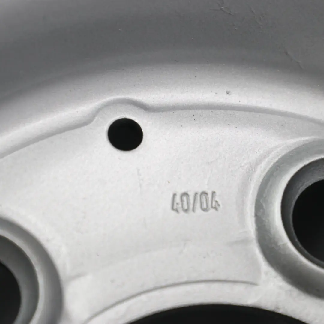 Llanta de acero negra Mercedes Sprinter W901 W903 15" 6J ET:75 para con número de pieza A9034010802 Llanta de acero negra Mercedes Sprinter W901 W903 15" 6J ET:75 - SKU A9034010802 - Número de pieza A9034010802