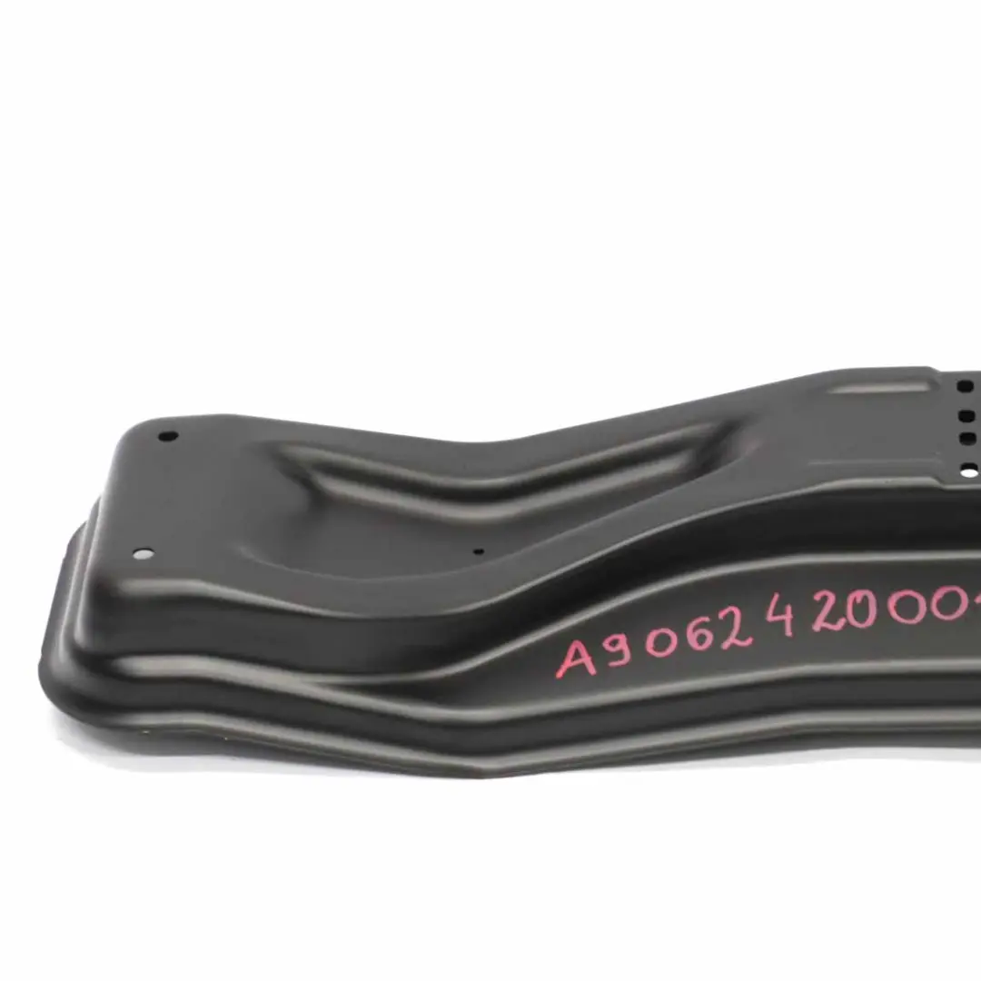 Supporto supporto cambio staffa portante per Mercedes Sprinter W906 con numero di parte A9062420001 Mercedes Sprinter W906 Supporto supporto cambio staffa portante - SKU A9062420001 - Numero di parte A9062420001