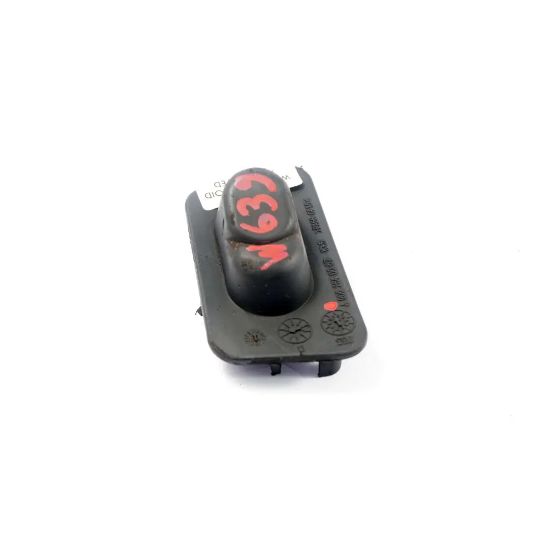 Mercedes Vito W639 Schaltgetriebe Gummi Abdeckkappe - SKU A9062640057 - Teilenummer A9062640057