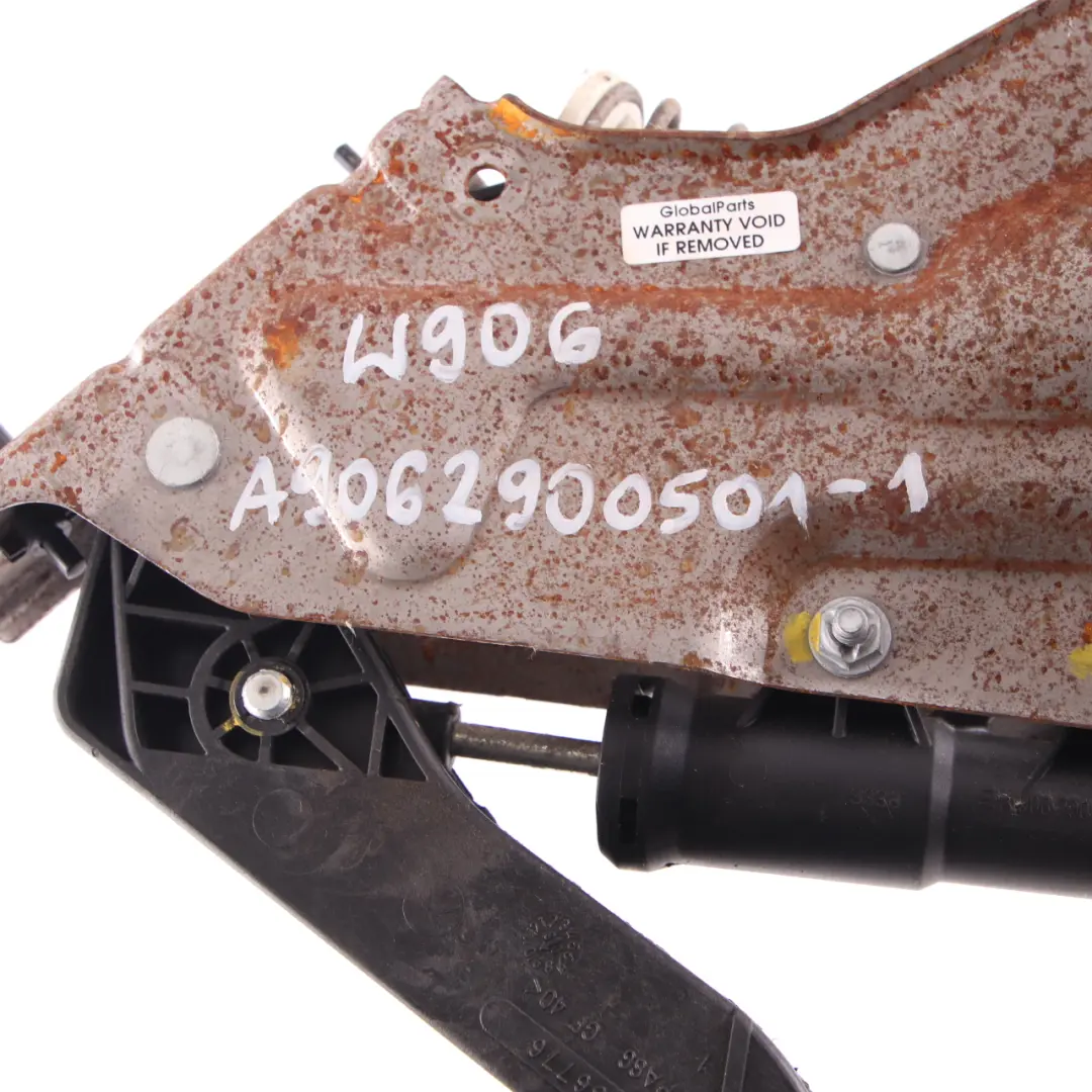 Gruppo controllo pedale frizione manuale per Mercedes Sprinter W906 con numero di parte A9062900501 Mercedes Sprinter W906 Gruppo controllo pedale frizione manuale - SKU A9062900501-1 - Numero di parte A9062900501