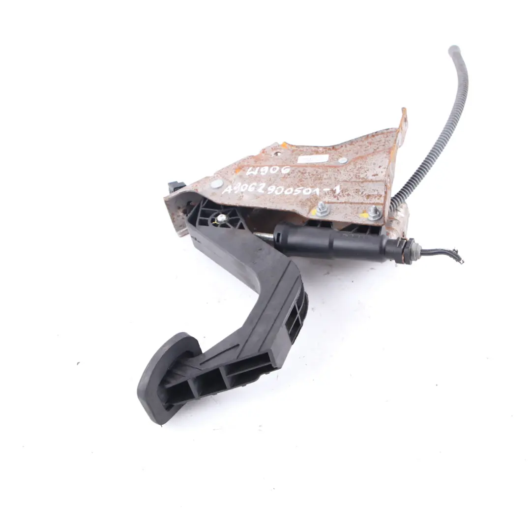 Pedal embrague manual control la Asamblea para Mercedes Sprinter W906 con número de pieza A9062900501 Mercedes Sprinter W906 Pedal embrague manual control la Asamblea - SKU A9062900501-1 - Número de pieza A9062900501